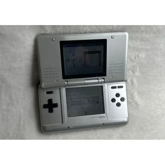 Nintendo DS NTR-001 Silver With Princess Peaches Skin with USB Charger WORKING - Picture 7 of 13